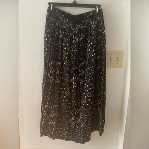Women’s Maggie Lawrence Black Skirt With Pattern Size L